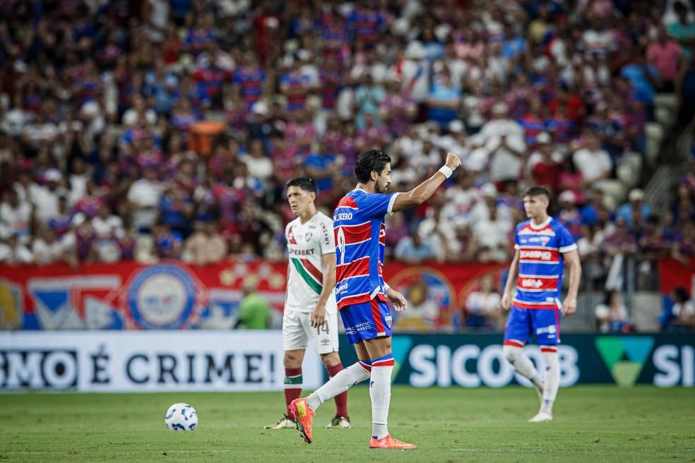 Lucero, Fortaleza, Fluminense — Foto: Davi Rocha/SVM