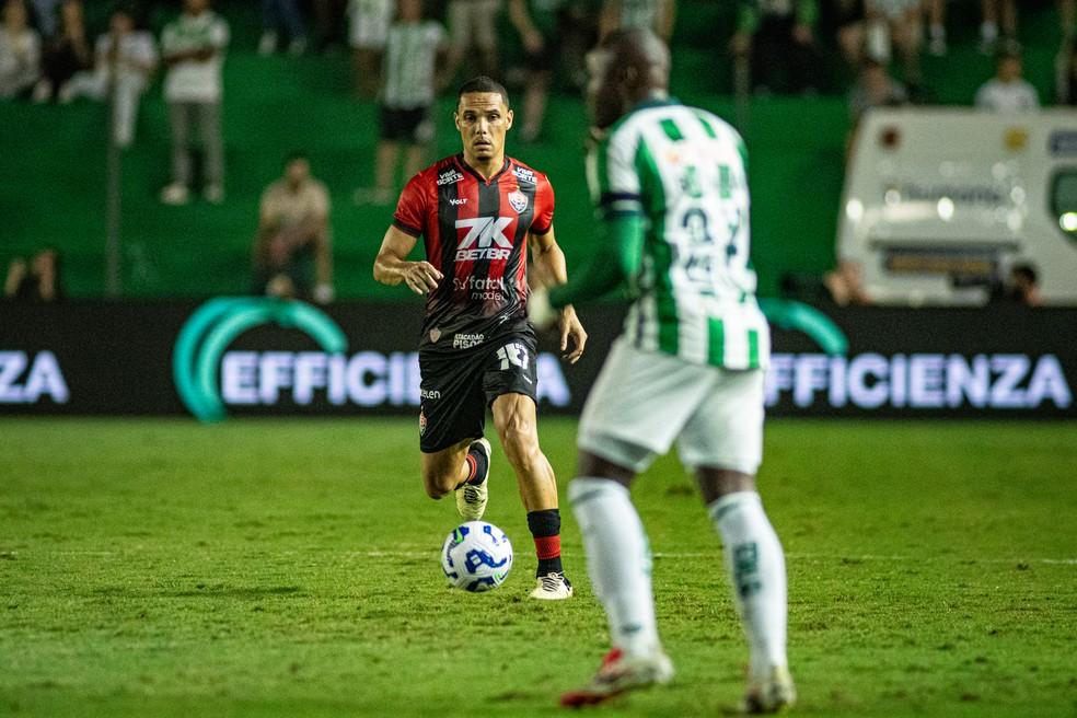 Neris em Vitória x Juventude pelo Campeonato Brasileiro