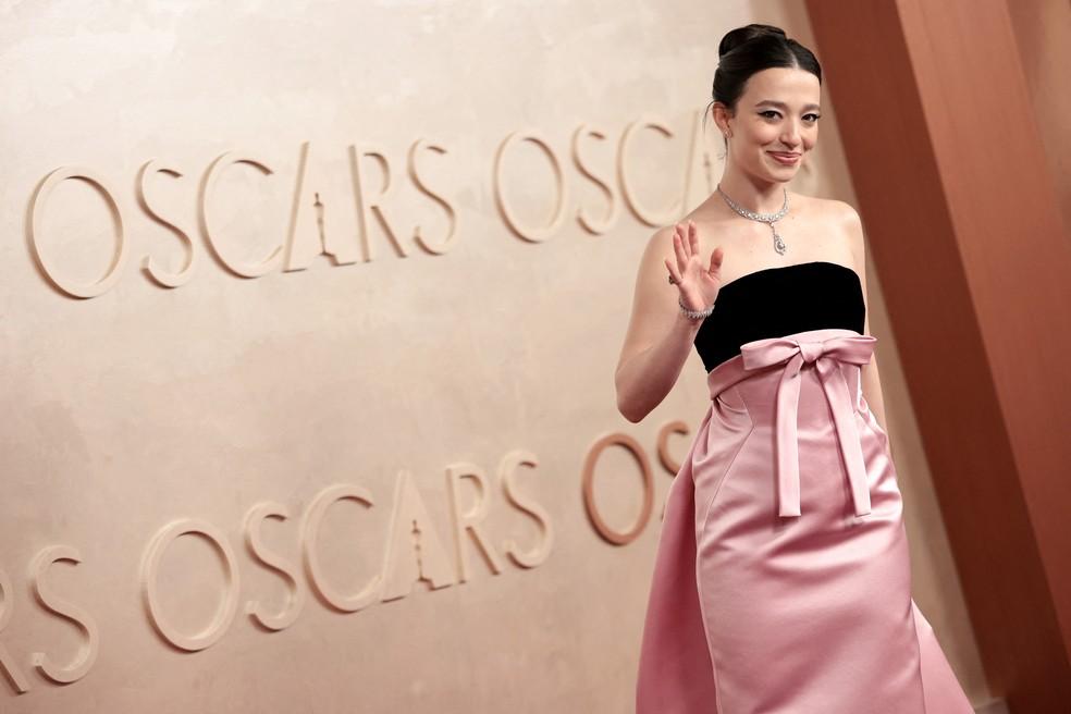 Mikey Madison no tapete vermelho do Oscar 2025
