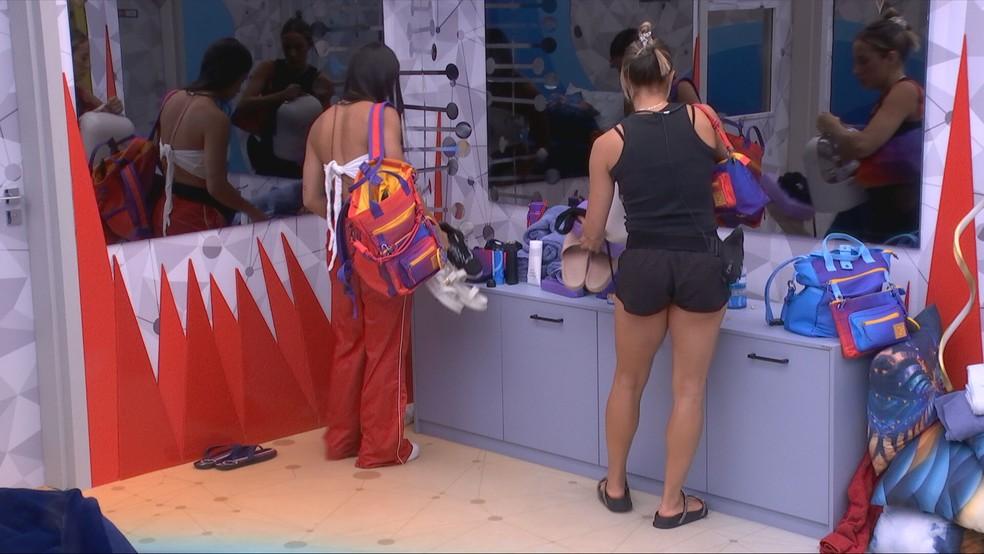 Renata e Eva se mudam para o Quarto Fantástico
