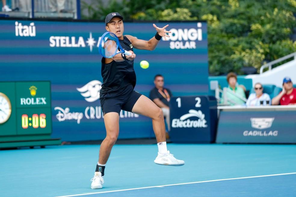 Rinky Hijikata em ação no Miami Open — Foto: Chris Arjoon/Icon Sportswire via Getty Images