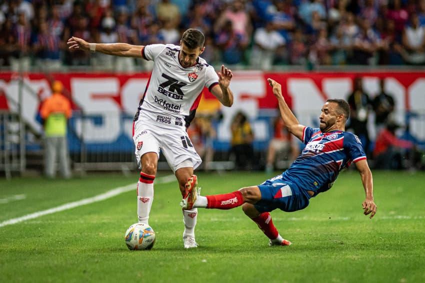 Caio Alexandre e Raúl Cáceres no primeiro jogo da final do Campeonato Baiano 2025