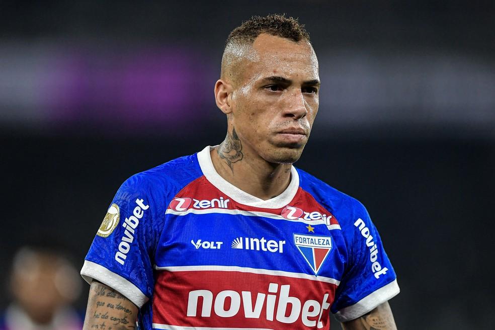 Breno Lopes durante jogo entre Botafogo e Fortaleza