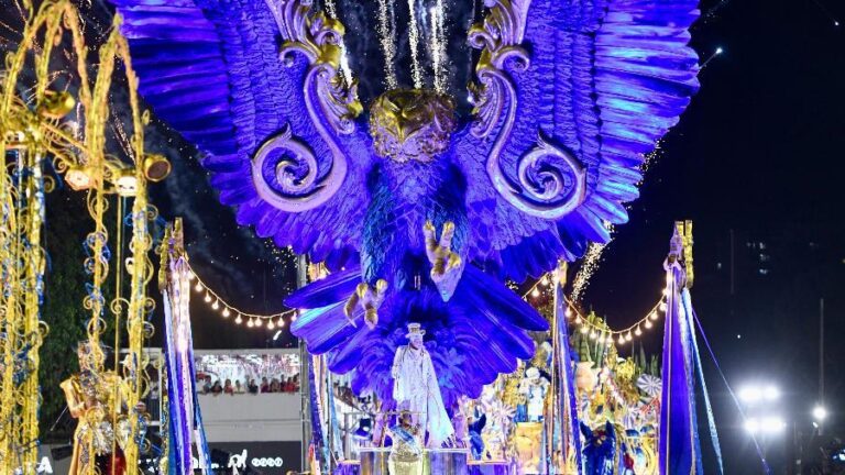 Quatro escolas de samba do Rio multadas em R$ 830 mil por infringirem regras