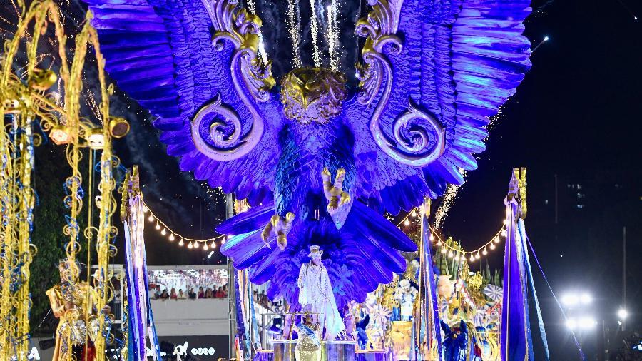 Portela foi uma das escolas do Rio multada em R$ 250 mil por infringir regras.