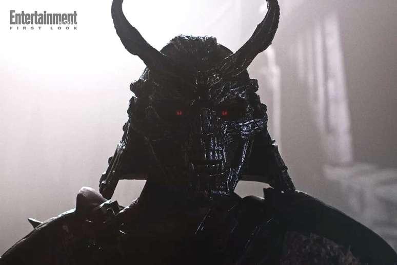 Shao Kahn (Martyn Ford) em Mortal Kombat 2