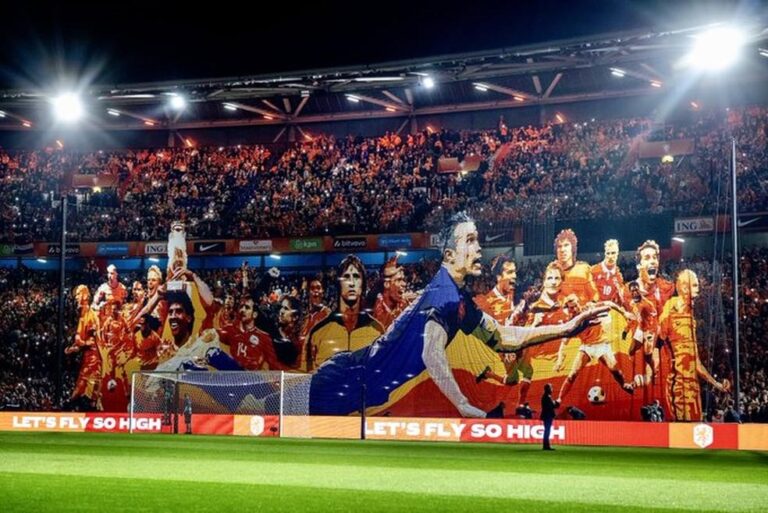 Holanda homenageia Van Persie com mosaico histórico em jogo da Liga das Nações