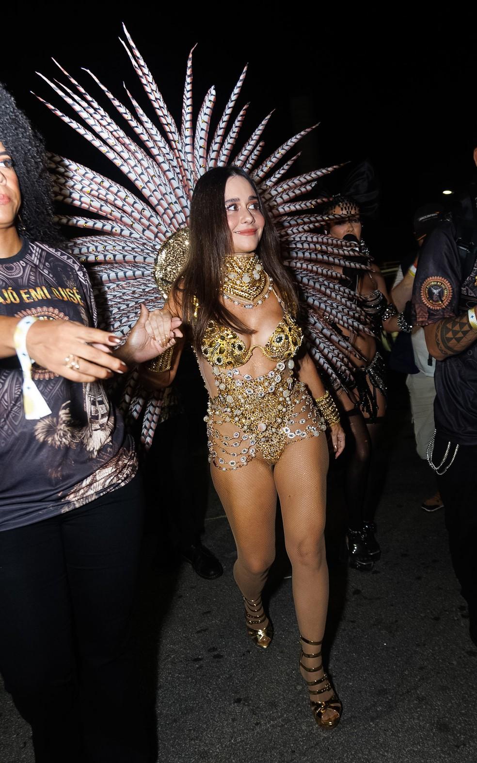 Alessandra Negrini desfila como musa na Gaviões da Fiel em São Paulo