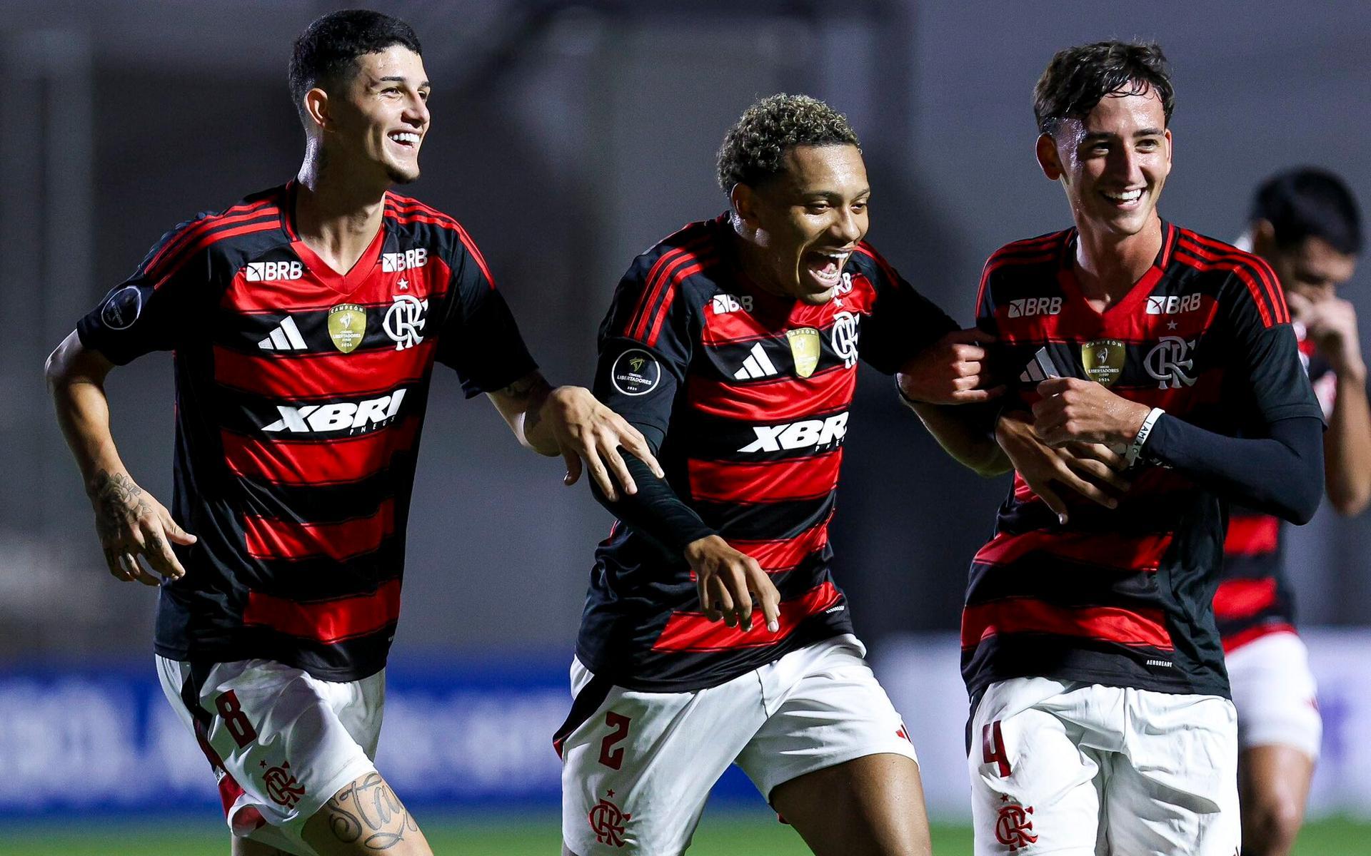 Daniel Sales comemora gol marcado pelo Flamengo sobre o Danubio pela Libertadores Sub-20
