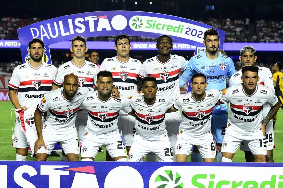 Time posado do São Paulo em jogo contra o Novorizontino
