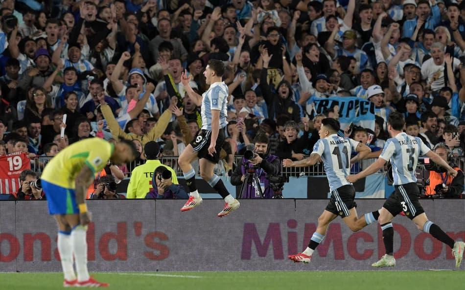 Goleadores argentinos comemorando