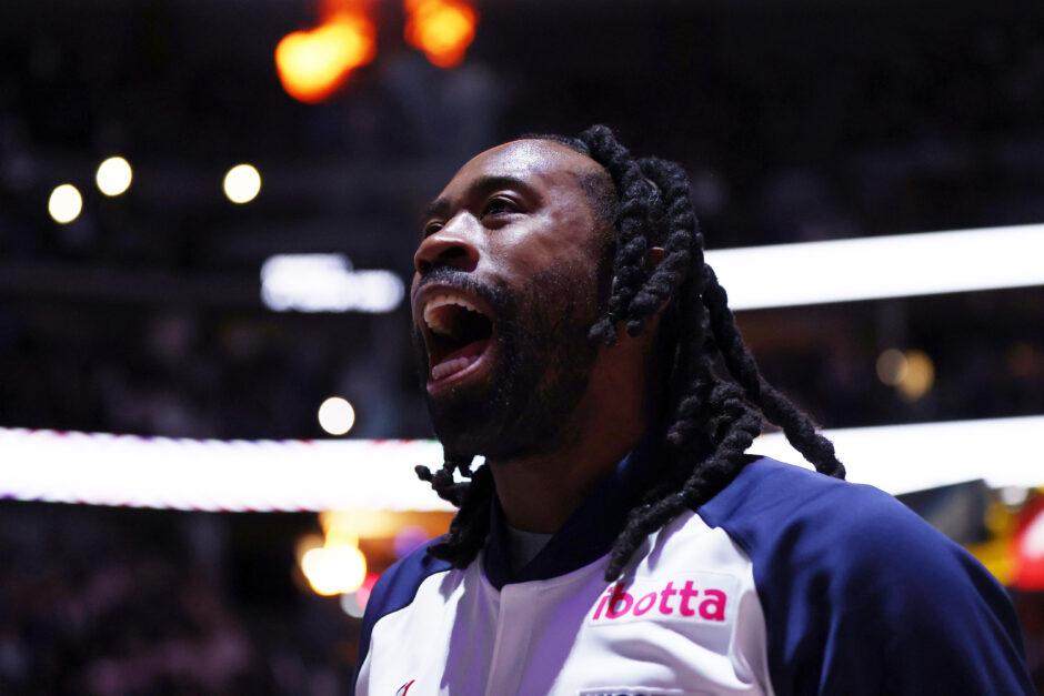 DeAndre Jordan durante jogo entre Denver Nuggets e Houston Rockets.