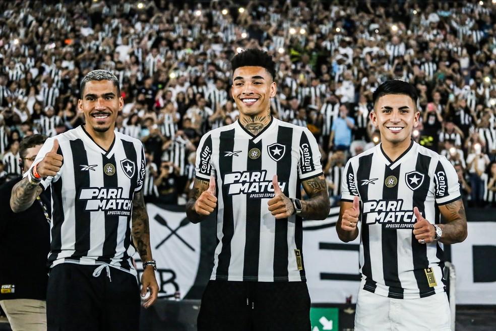 Allan, Igor Jesus e Thiago Almada foram contratados pelo Botafogo no meio de 2024