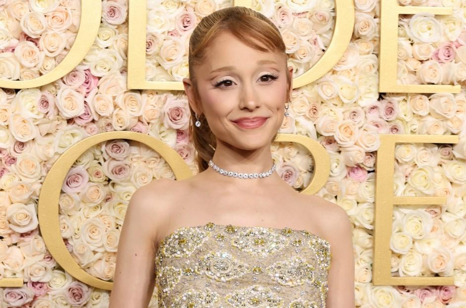 Ariana Grande durante os Golden Globes 2025.