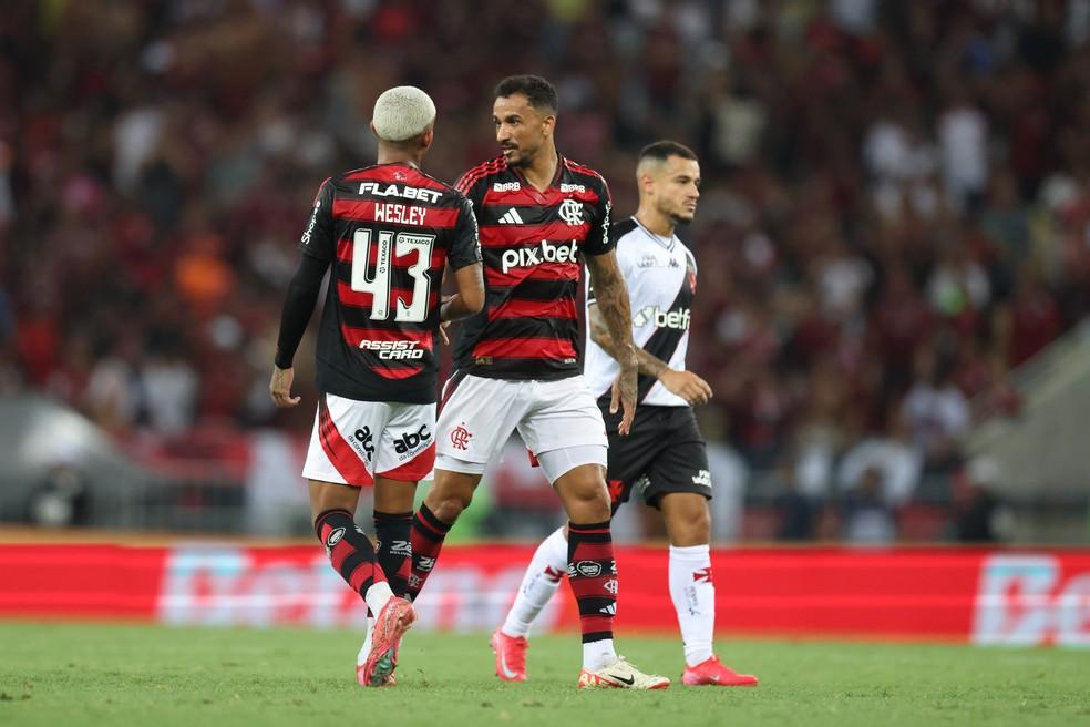 Flamengo prepara retorno de Danilo contra o Vasco