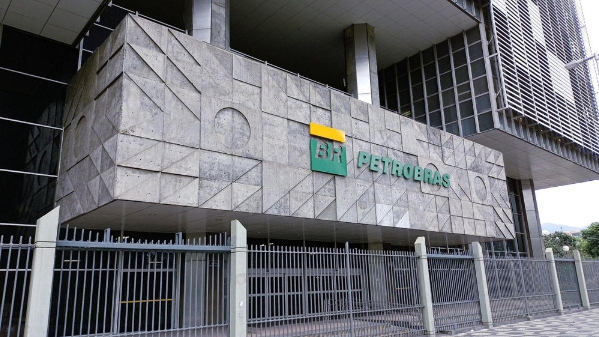 A compra ocorreu em 27 de fevereiro