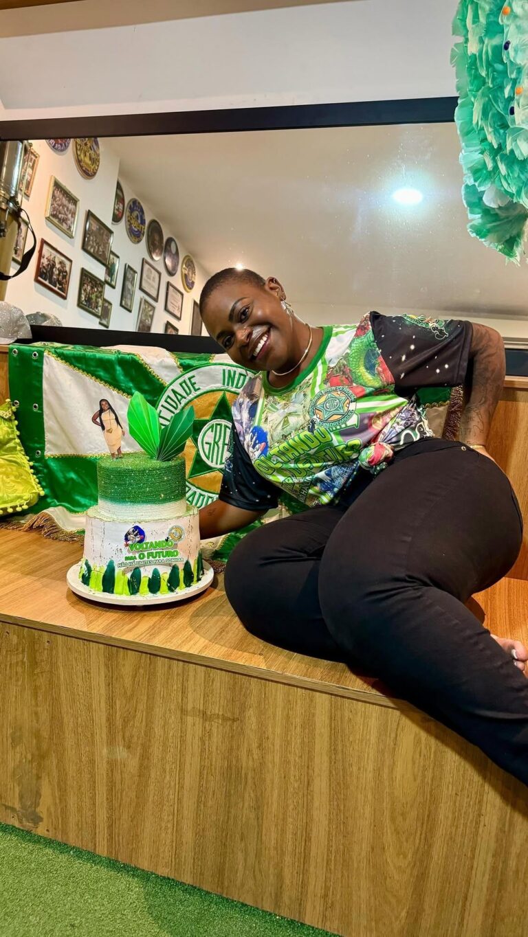 Carnaval 2025: Patrícia Poeta é destaque com ferimentos após desfile