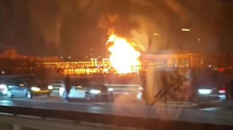 Fechamento do Aeroporto de Heathrow: Incêndio em Subestação Causa Caos no Transporte Aéreo