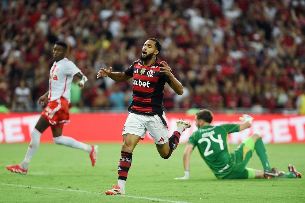 Juninho lamenta chance perdida em Flamengo x Inter