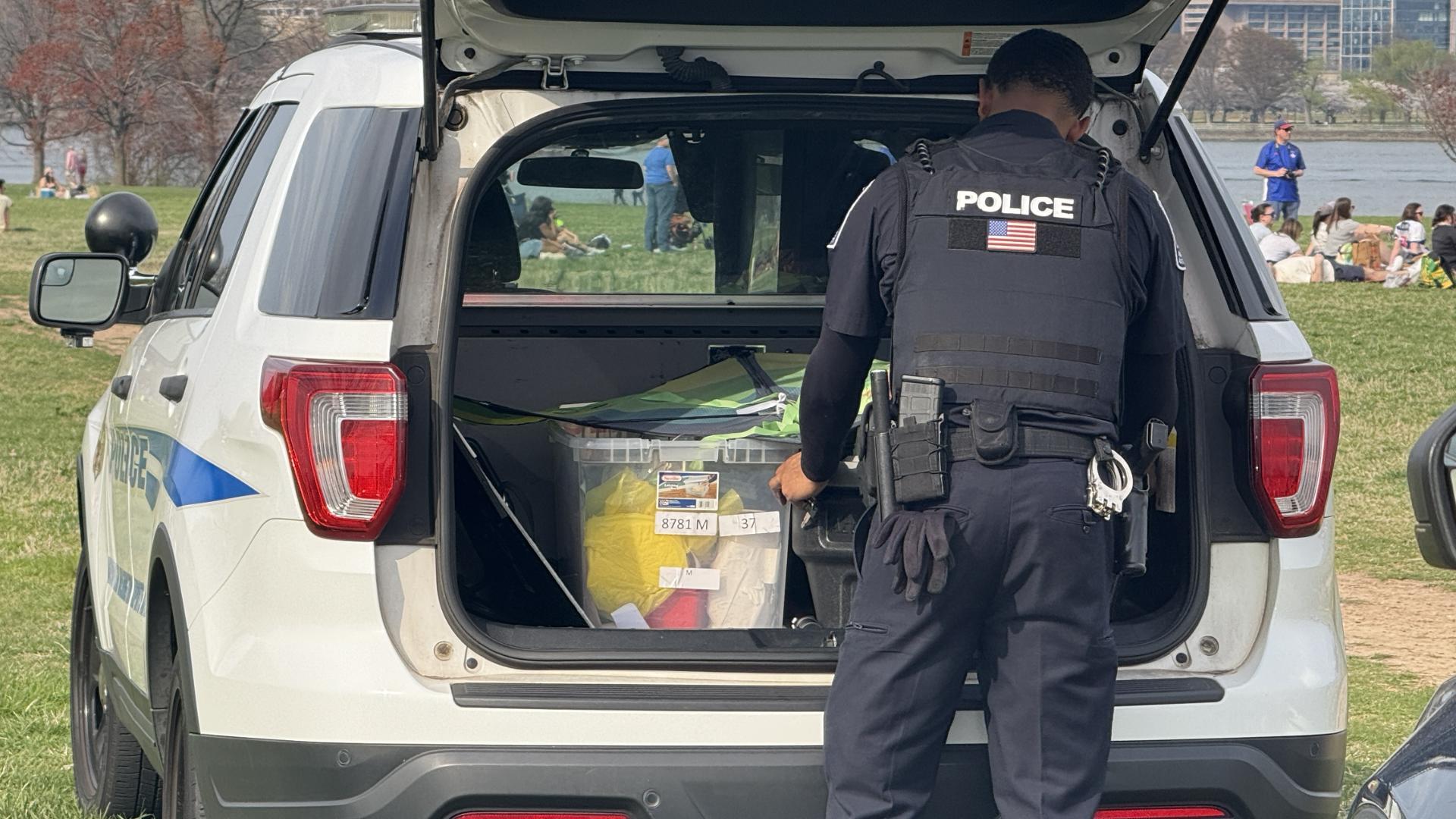 Vídeo mostrando um voo da United Airlines quase colidindo com uma pipa