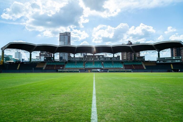 Maringá x Operário-PR: Primeira Partida da Final do Campeonato Paranaense 2025