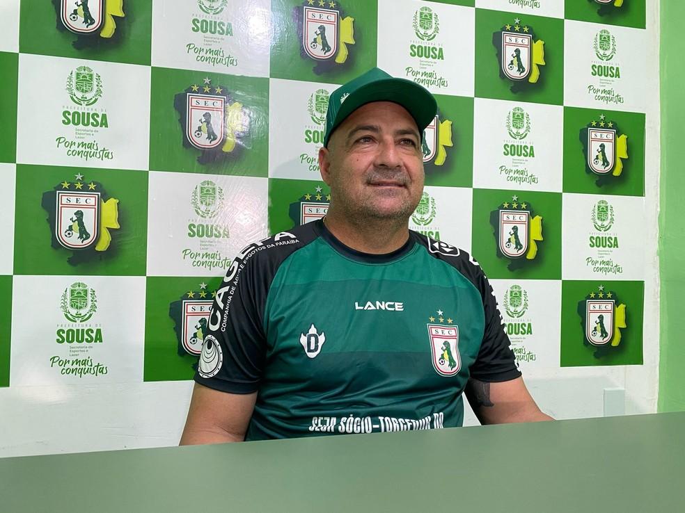 Paulo Foiani, técnico Sousa