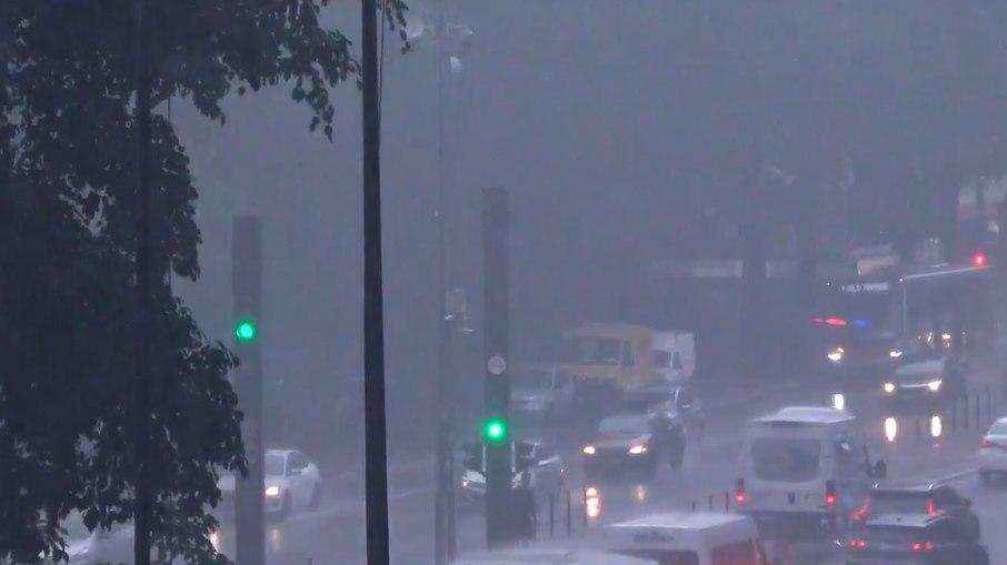 Alerta climático na faixa leste de São Paulo