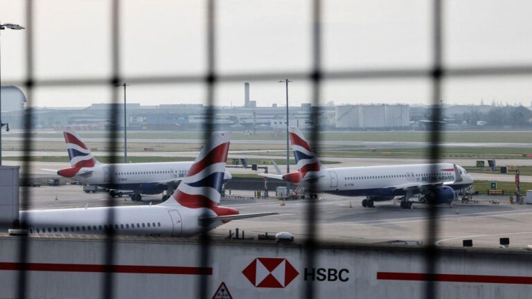 Heathrow Airport Fecha Temporariamente Após Grande Incêndio em Subestação Elétrica
