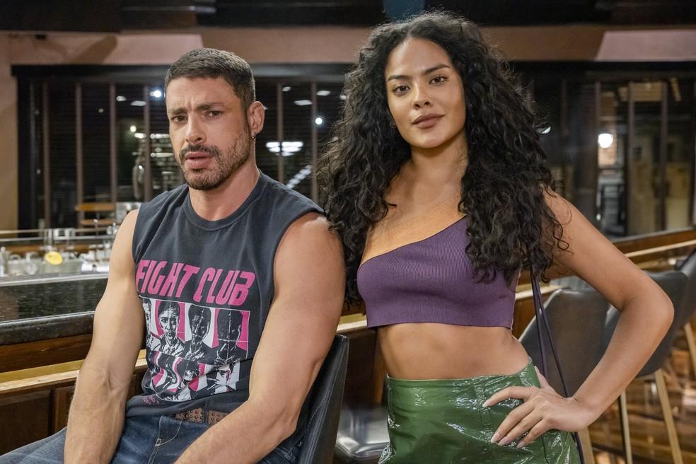 César (Cauâ Reymond) e Maria de Fátima (Bella Campos)