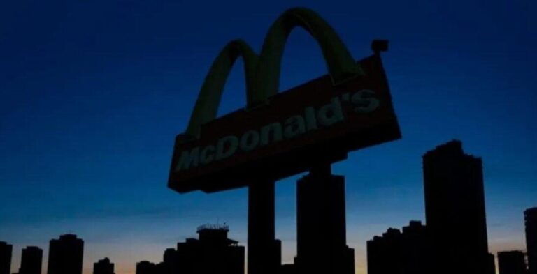 McDonald’s Apaga Letreiros em Campanha de Conscientização Ambiental