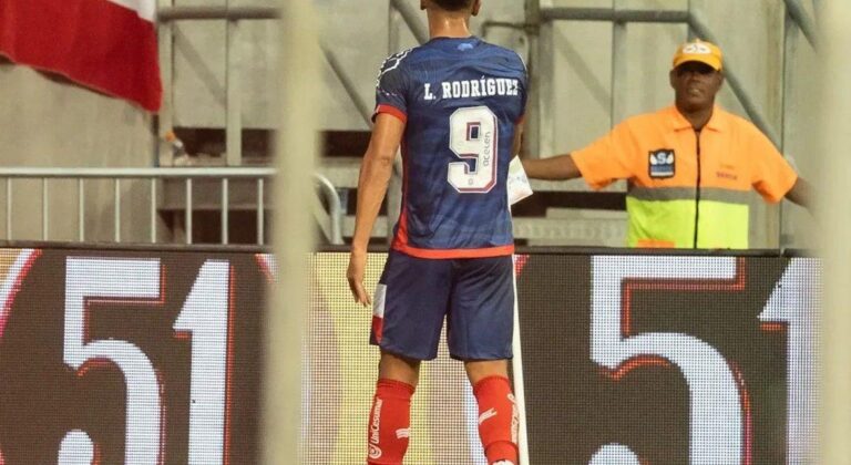 Luciano Rodríguez brilha com gol incrível na vitória do Bahia