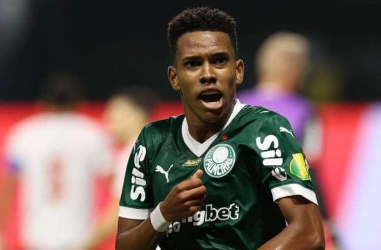 Estêvão se destaca no Palmeiras