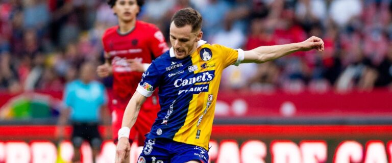 Duelo Empolgante: Sebastien Salles-Lamonge Enfrenta Dieter Villalpando no Estádio Alfonso Lastras