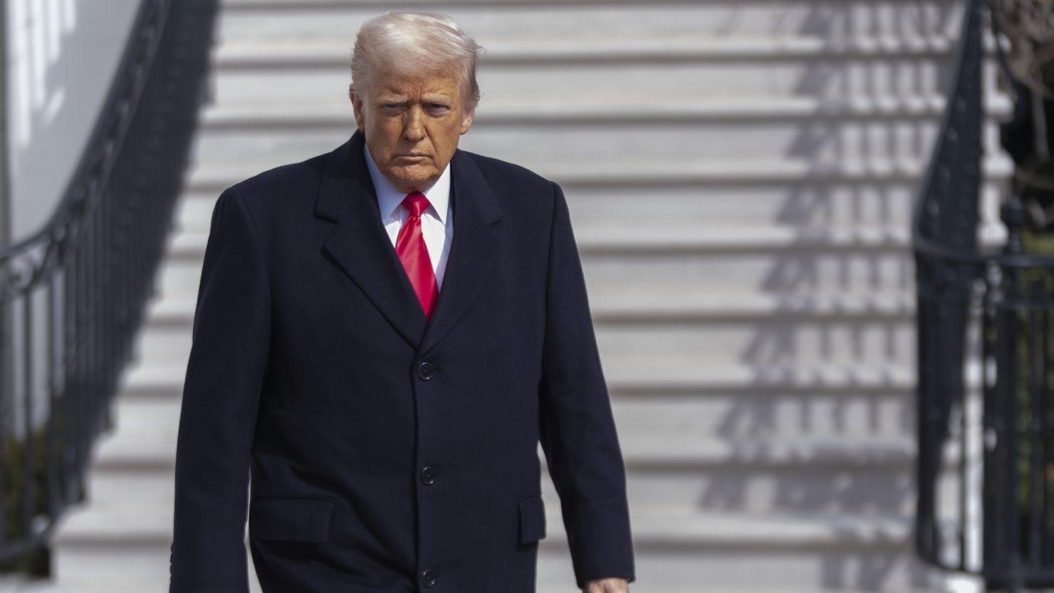 Presidente Donald Trump e suas tarifas impactando o mercado