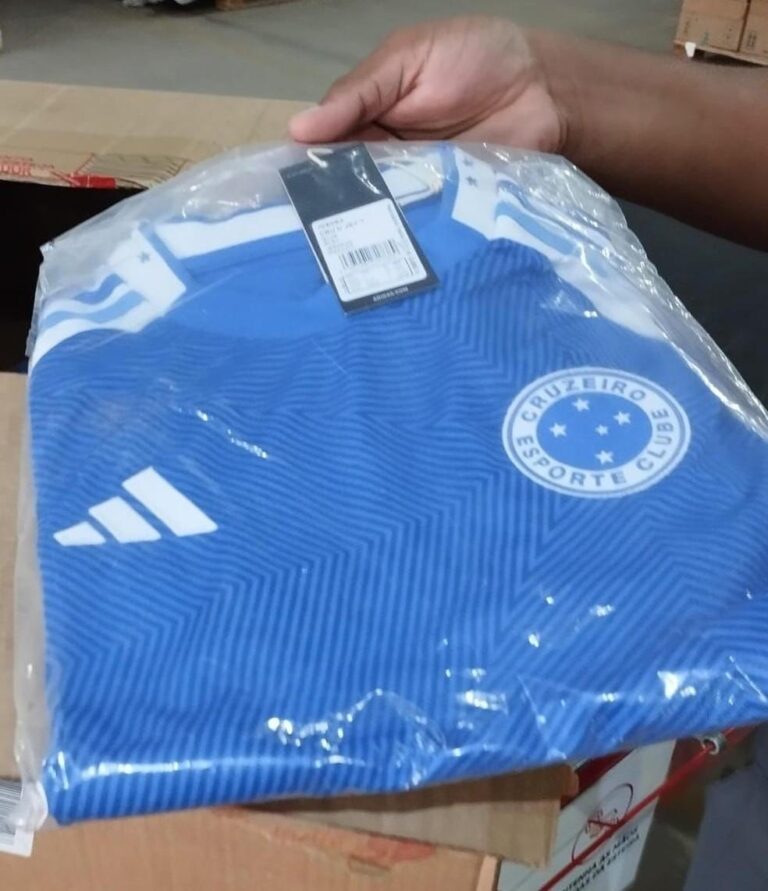 Nova camisa do Cruzeiro é lançada e causará grande expectativa entre torcedores