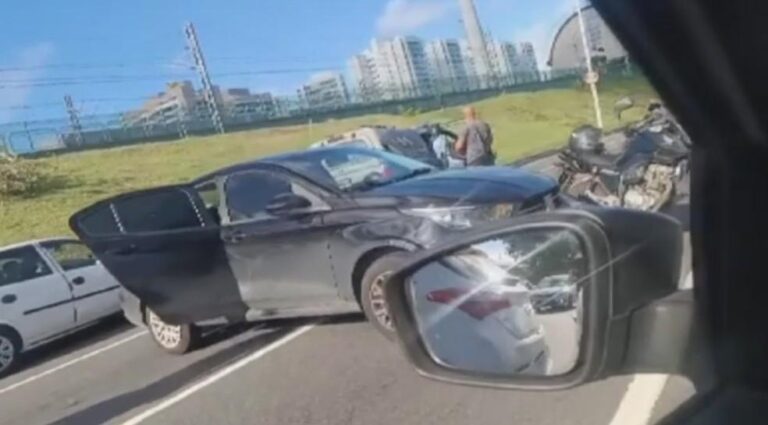 Troca de Tiros na Avenida Paralela de Salvador Deixa Feridos e Trânsito Caótico