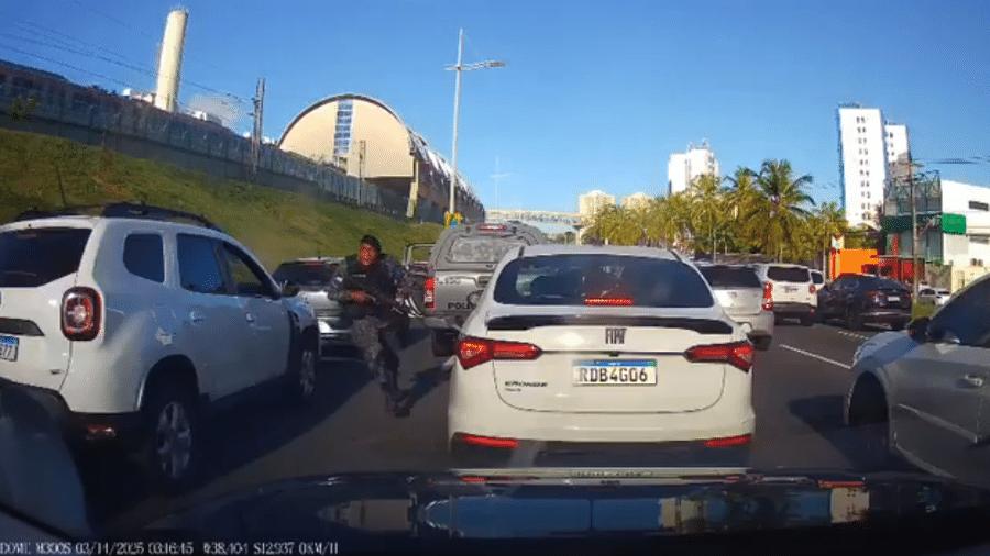 Tiroteio na avenida Paralela, em Salvador.