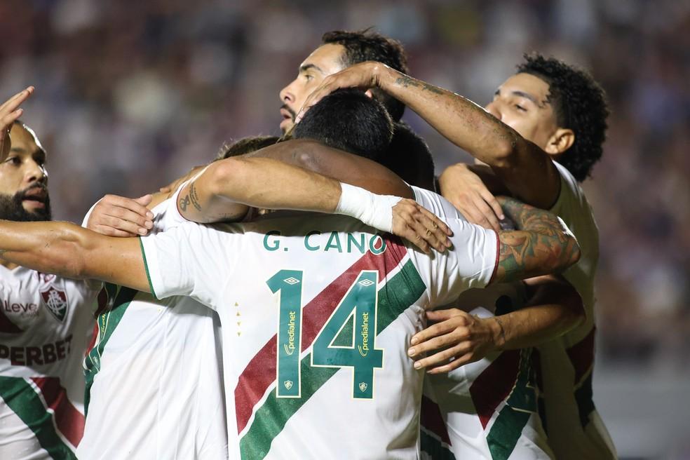 Jogadores do Fluminense comemoram gol de Cano contra o Caxias