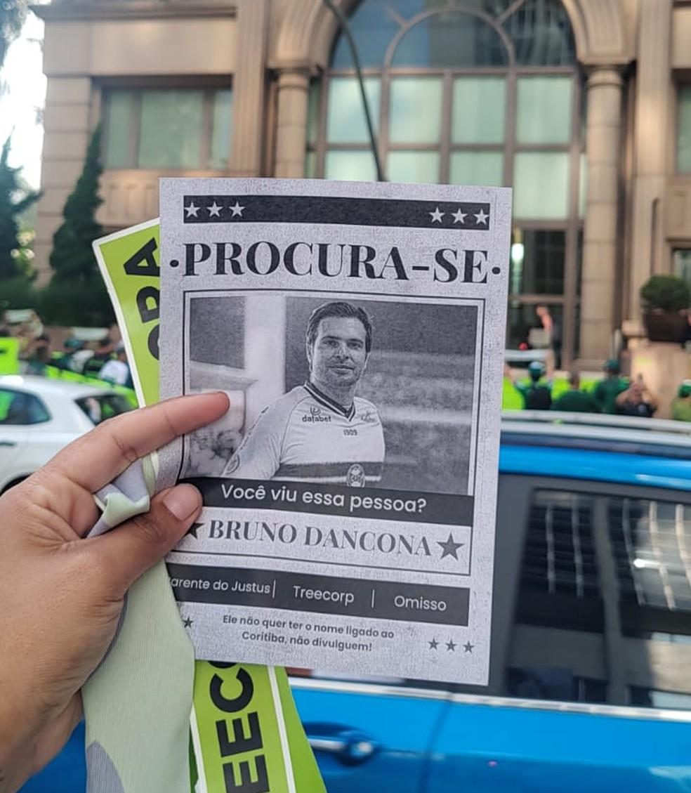 Protesto da torcida do Coritiba: sócio-diretor da Treecorp, Bruno D'Ancona é um dos alvos