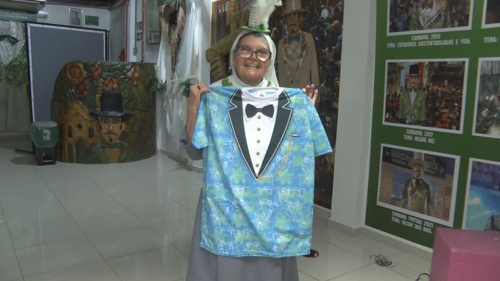 irmã Aleluia se encanta pelo Homem da Meia Noite