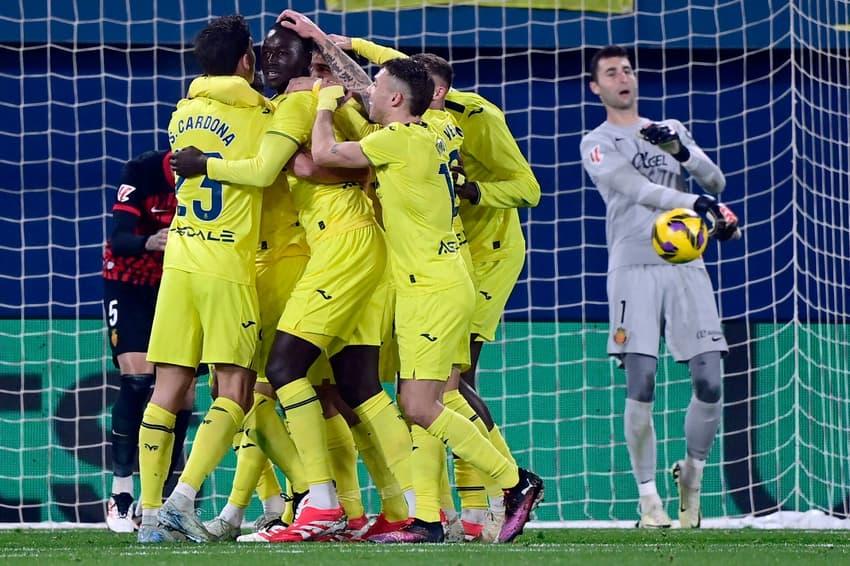 Jogadores do Villarreal comemoram na goleada sobre o Mallorca.