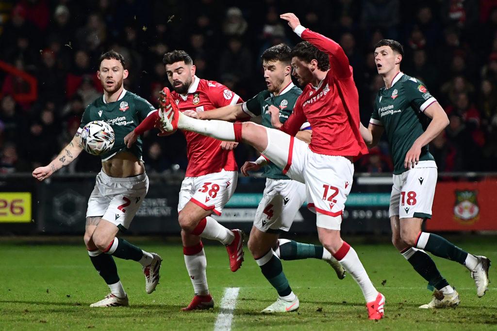 Wrexham x Bolton Wanderers