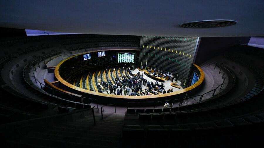 Orçamento deve ser votado hoje.