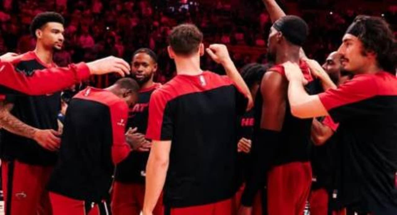 Miami Heat durante um jogo na NBA