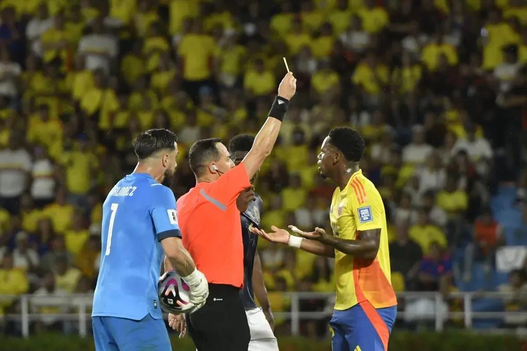 Jhon Durán em campo