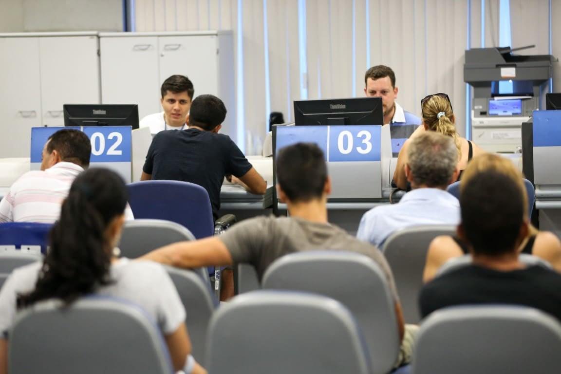 Fila para saque do PIS FGTS Pasep