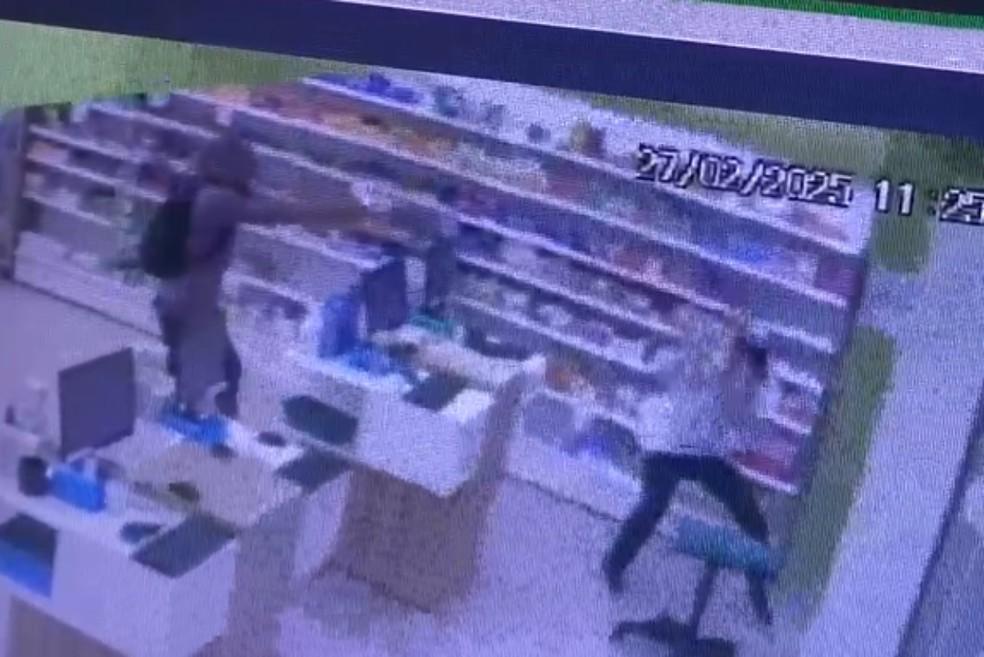 Vítima tentou correr, mas foi atingida pelos disparos.