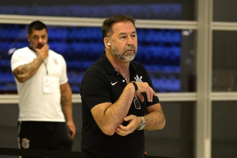 Corinthians é eliminado da Libertadores e presidente promete reclamação à Conmebol