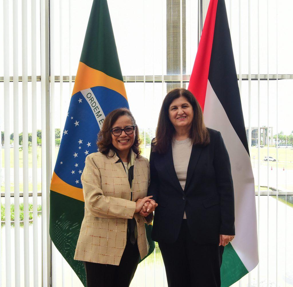 Maria Laura da Rocha e Varsen Aghabekian Shaheen em reunião