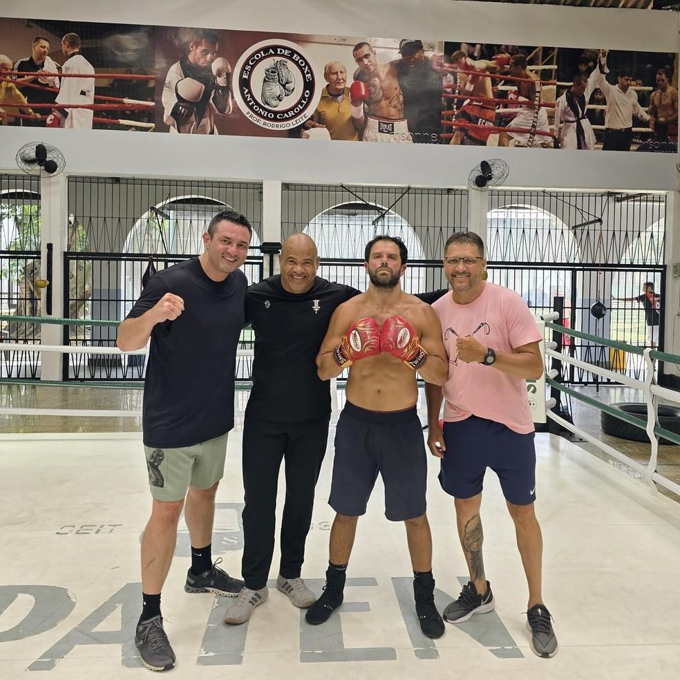 Duda Nagle e parte do seu time de treinamento para luta contra Popó